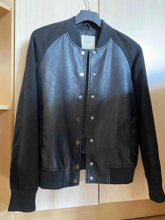 Бомбер Pull&Bear