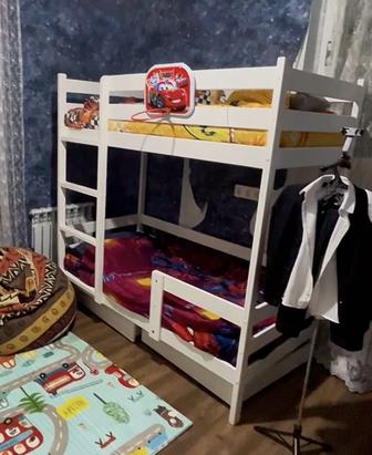 Продам двухъярусную кроватку