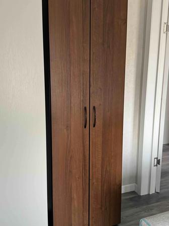Продается двухстворчатый шкаф