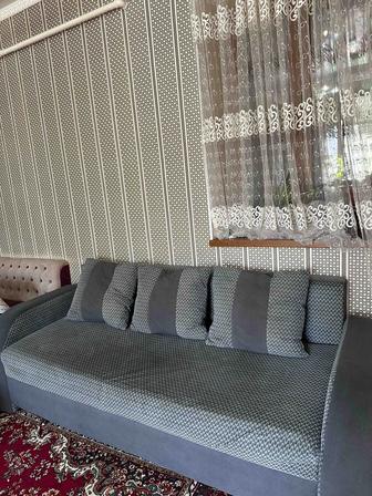 Мебель для гостиной. Диван
