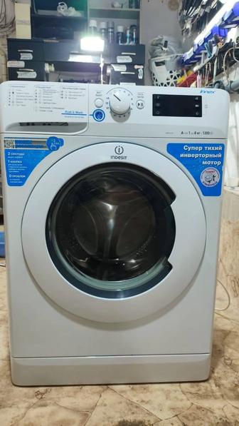 Продам стиральную машину Indesit InneX 8KG