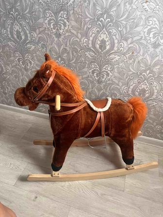 Продам деревянную лошадку , игрушка