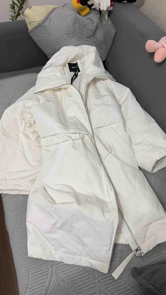 Белая куртка гусиный пух