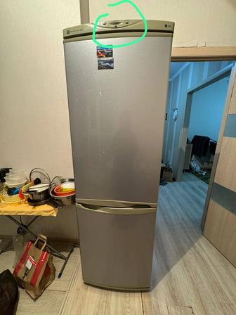 Холодильник новый