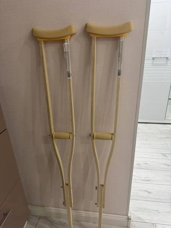 продаю новый костыль пара 2 шт