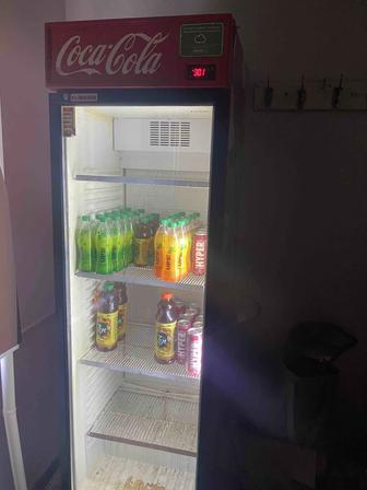 Продам двухметровый витринный холодильник