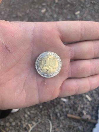 Продаю юбилейную монету 80 лет победы