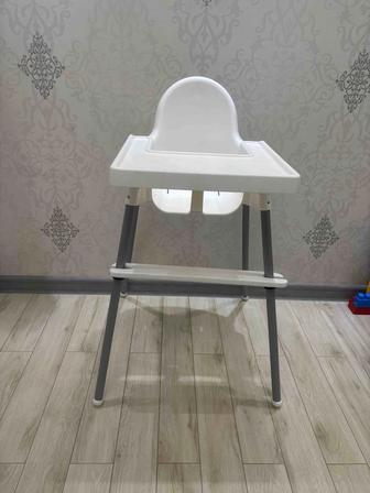 Стульчик для кормления IKEA с подножкой