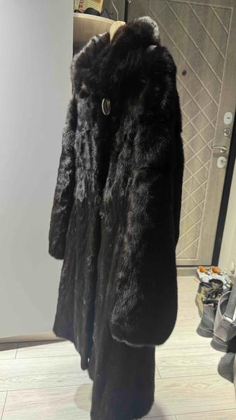 Продам норковую шубу