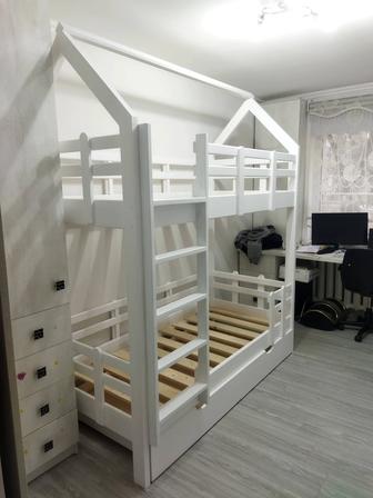 Кровати деревянные