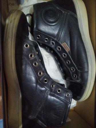 Продам кроссовки кеды ECCO