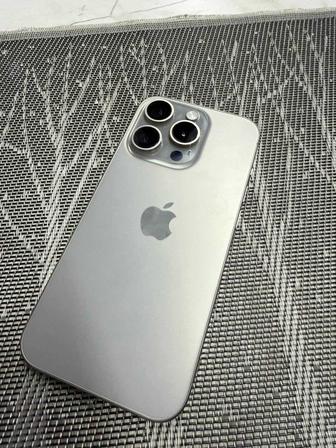 iPhone 15 pro titan