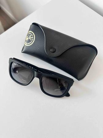 Продам оригинальные очки Ray ban