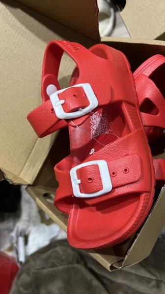 Новые босоножки Garvalin