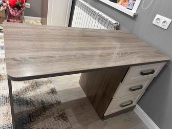 Комплект стол и шкаф