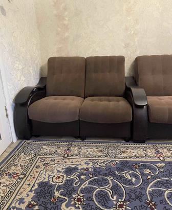 Продаю б/у диван с креслом