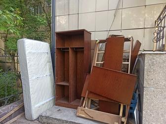 Отдам бесплатно мебель и матрасы
