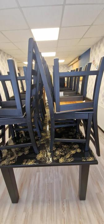 Гостевой стол со стульями