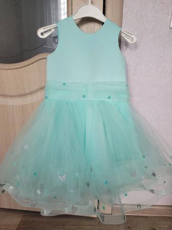 Нарядное платье на девочку