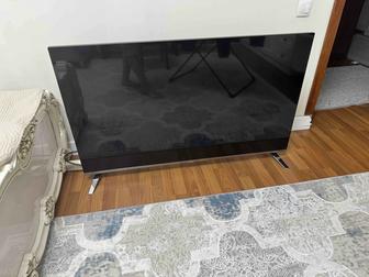 Телевизор 55 диагональ лампочки периодический отключаются на запчасти сомов