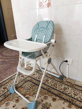 Детский стол для кормление