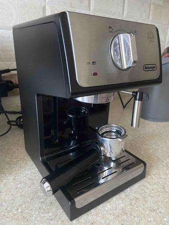 Продам кофеварку DeLonghi ECP серебристый