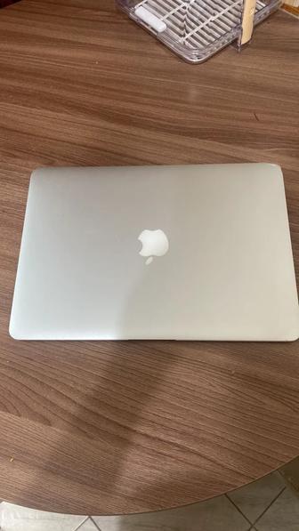 MacBook Air 13 (2014)
