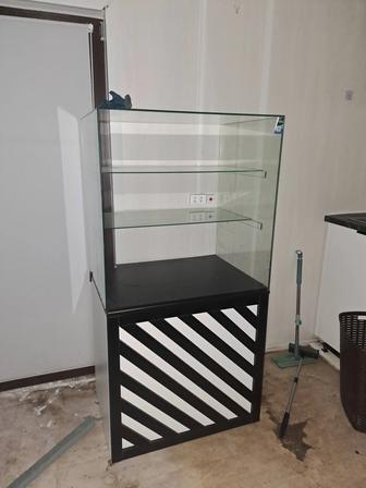 Продам витрину десертную