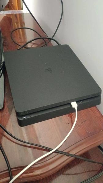 Продам ps 4 slim