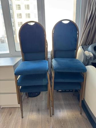 Продам стулья с чехлами 12шт