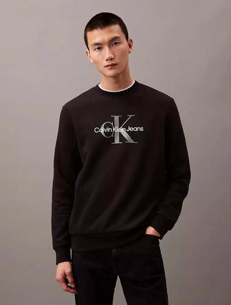 Продам кофту новая оригинал от Calvin klein