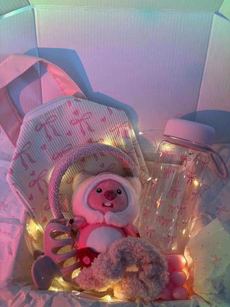 Продаются подарочные боксы.