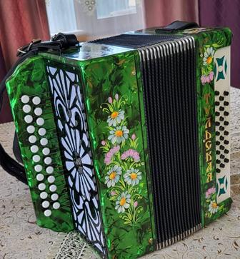 Баяны Гармонь