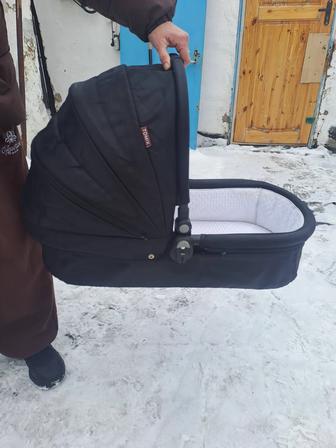 Отдам коляску Tomix