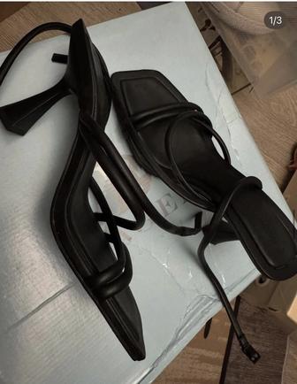 Босоножки женские