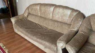 Диван с двумя креслами