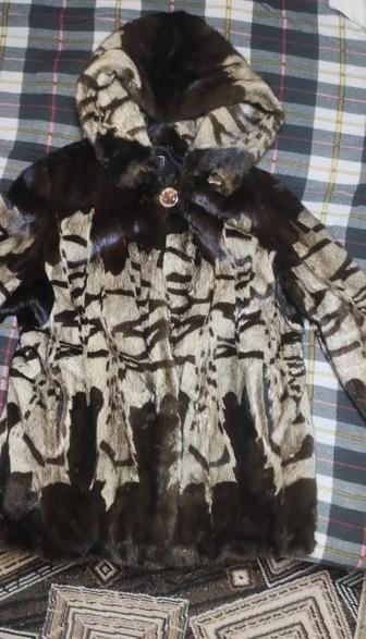 Продам норковую шубу есть дефект на фото видно
