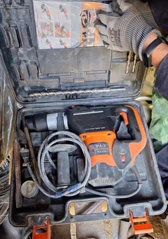 Инструмент строительный