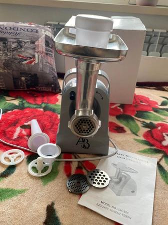 Продам электрическую мясорубку