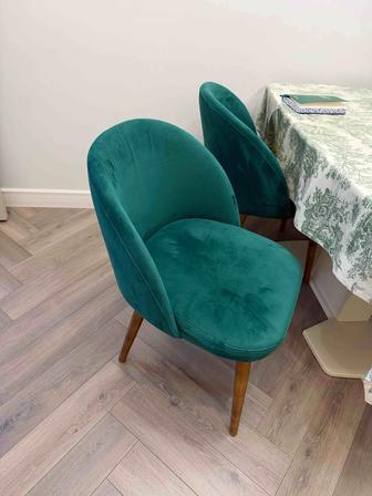 Продать стулья . 6 штук