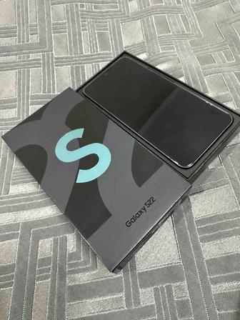 Продаю смартфон Самсунг s22