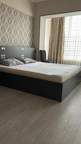 Продам двуспальную кровать