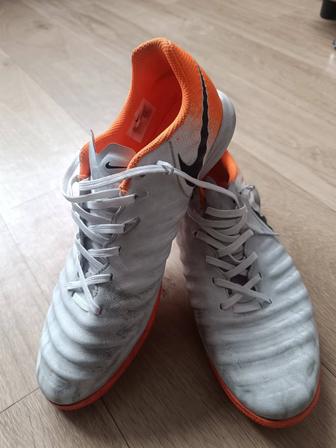 Продам кроссовки Nike Tiempo