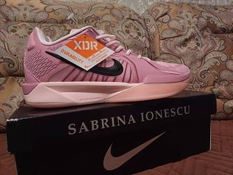Продам волейбольные кроссовки