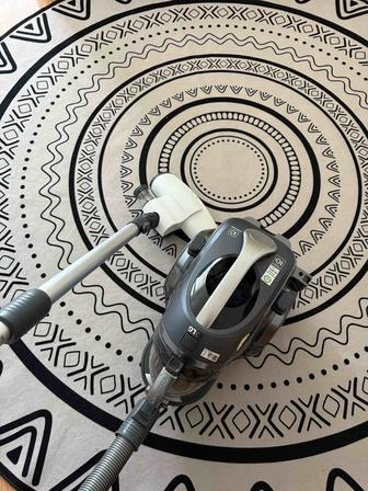 Продам пылесос LG