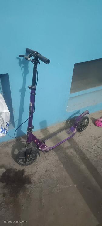 Продам самокат на возраст 11-14лет