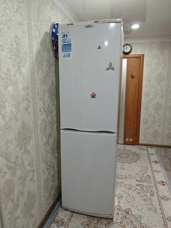 Холодильник Атлант бу в хорошем состоянии, продам высота 200 см, ширина 60