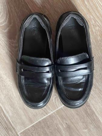 Продам лоферы Zara