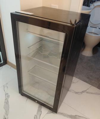 Продам холодильник офисный