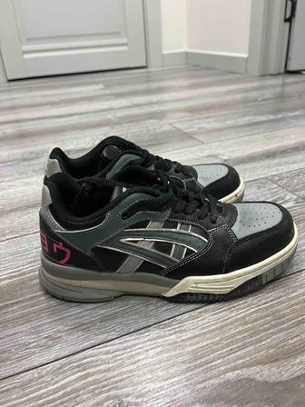 Кроссовки Б/У, 15к за 2 пары